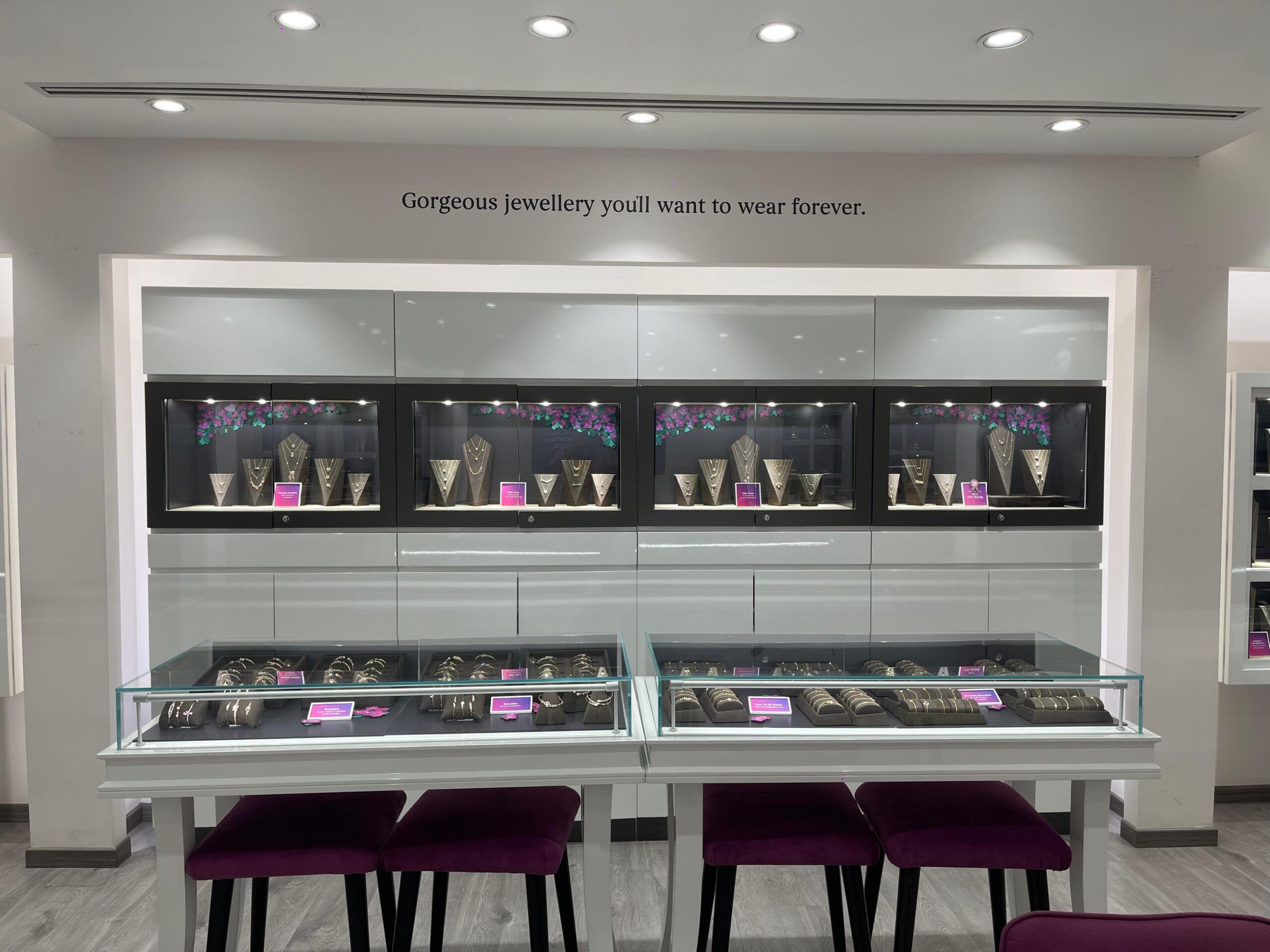 Caratlane store image Ambience mall 2