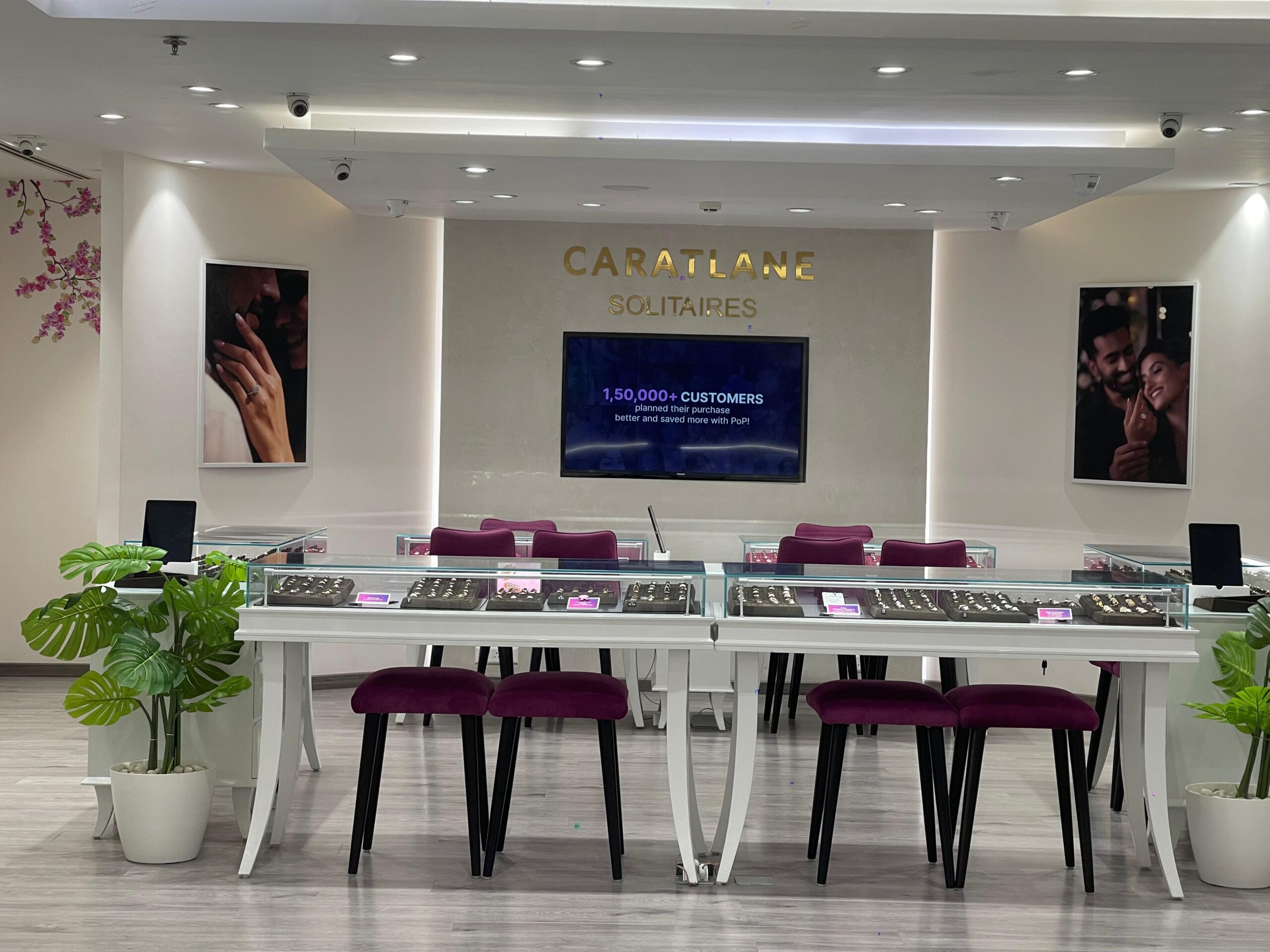 Caratlane store image Ambience mall 4