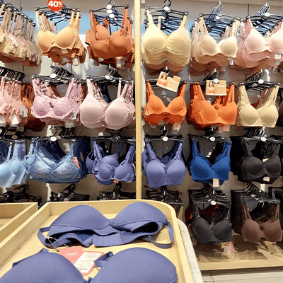 Nyka bt Nykaa store image Ambience mall Vasant Kunj