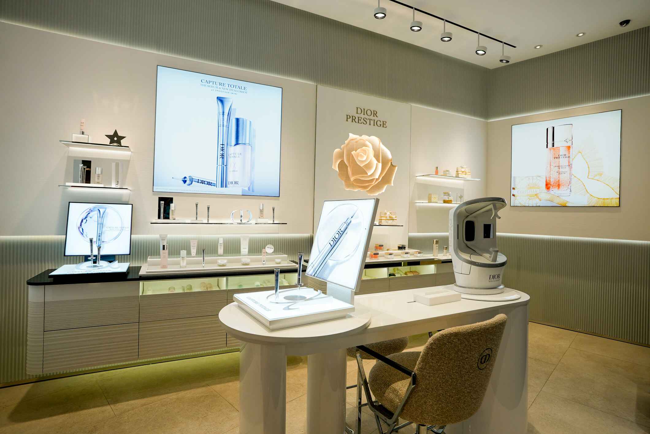 Dior store image Ambience Mall Gurugram 11