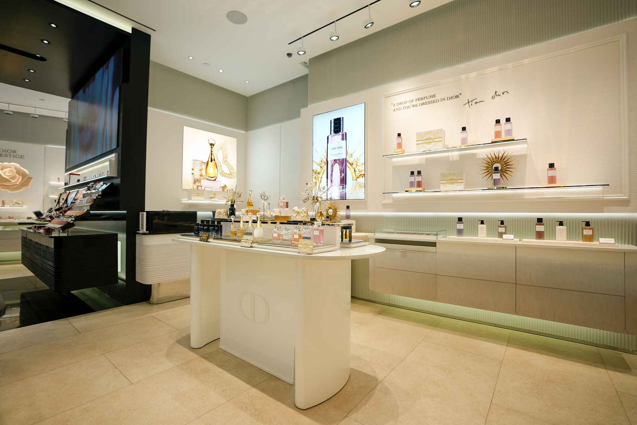 Dior store image Ambience Mall Gurugram 18