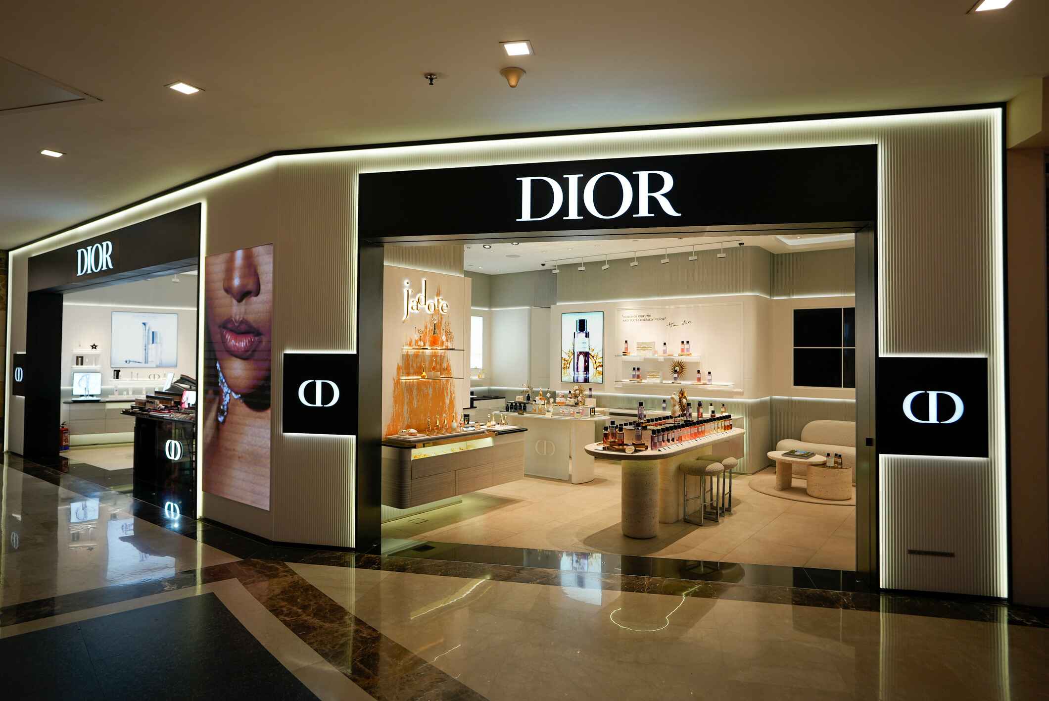 Dior store image Ambience Mall Gurugram 3
