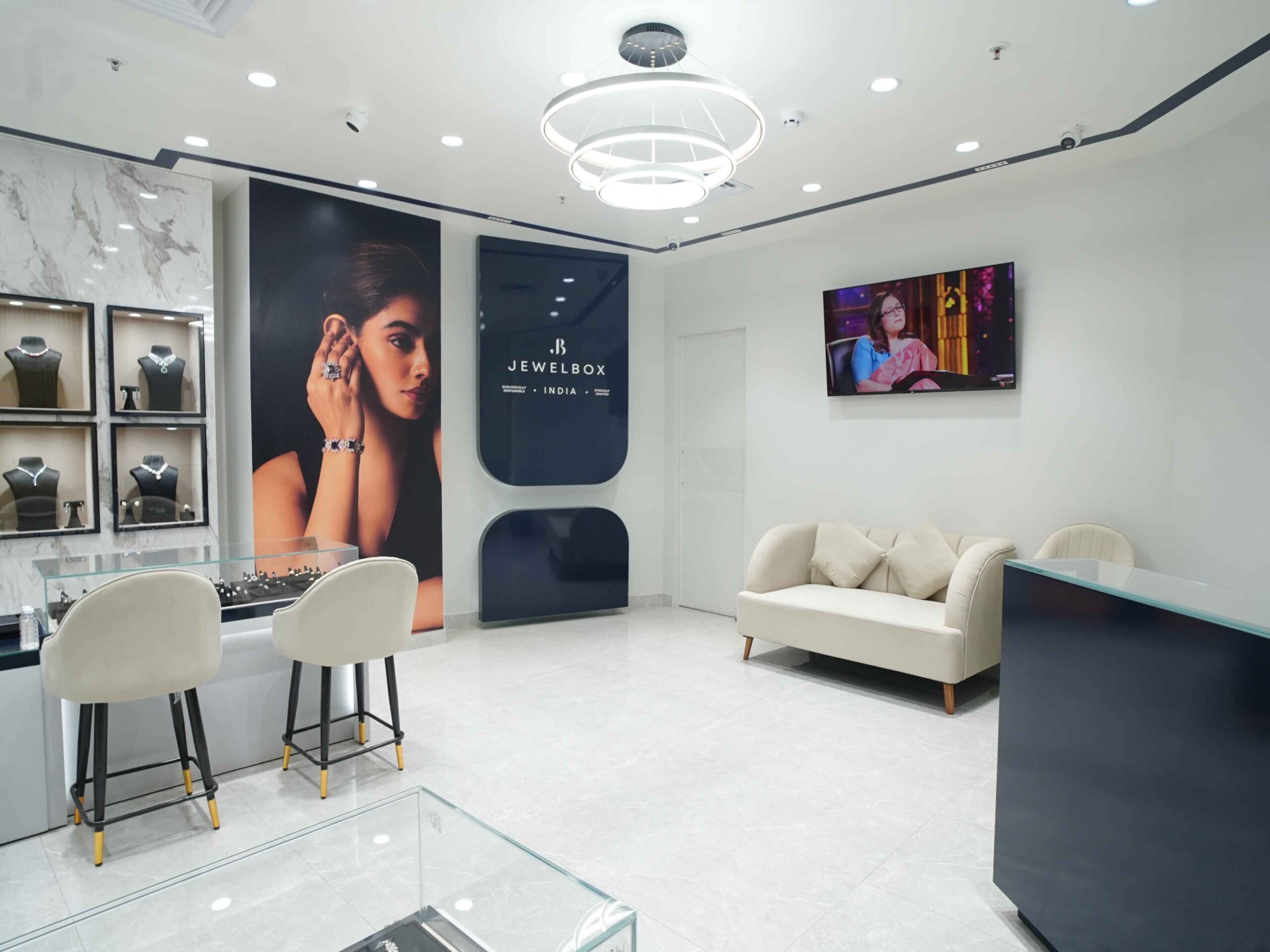 Jewelbox store image Ambience mall Gurugram 4