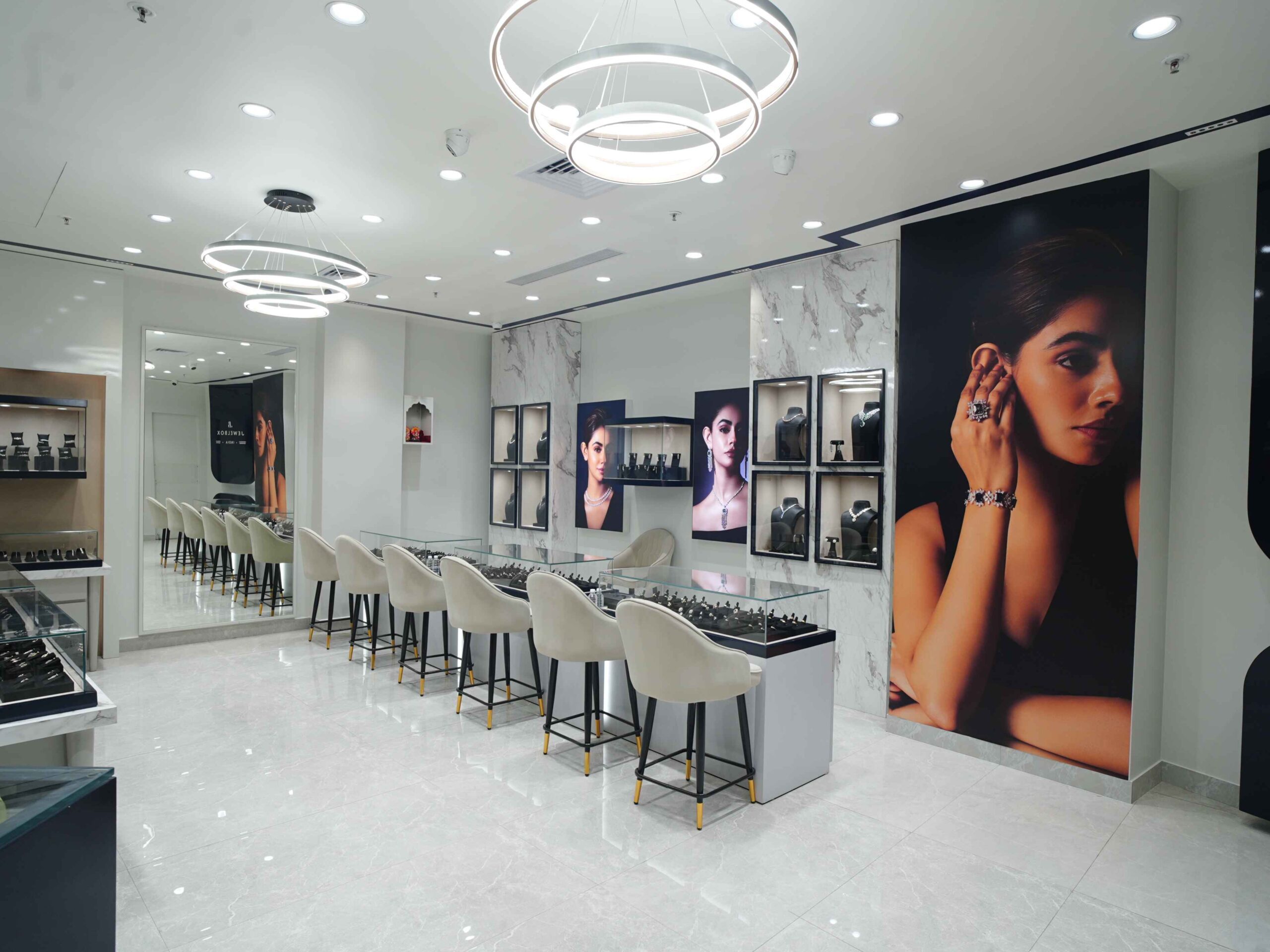 Jewelbox store image Ambience mall Gurugram 5