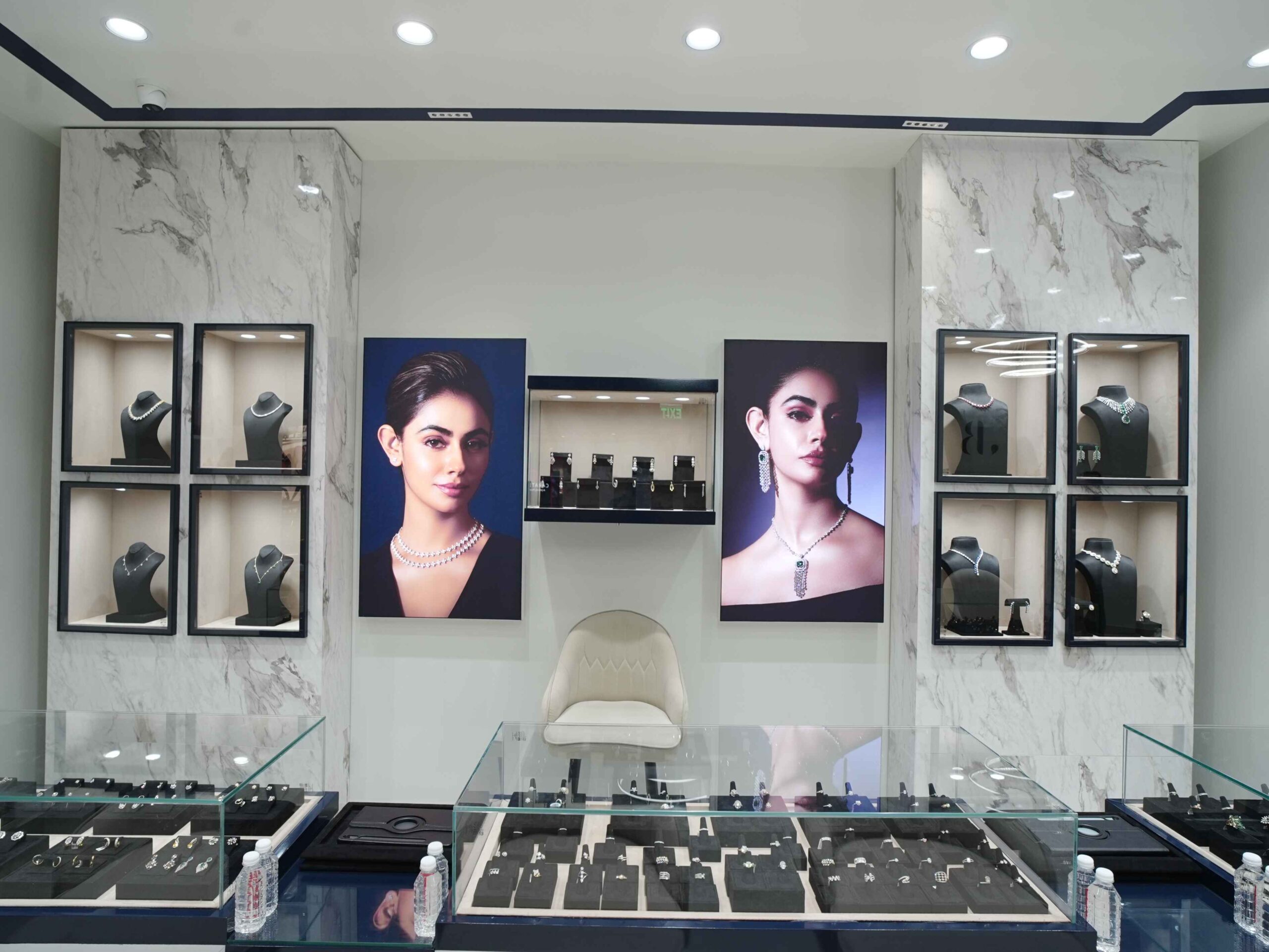 Jewelbox store image Ambience mall Gurugram 8