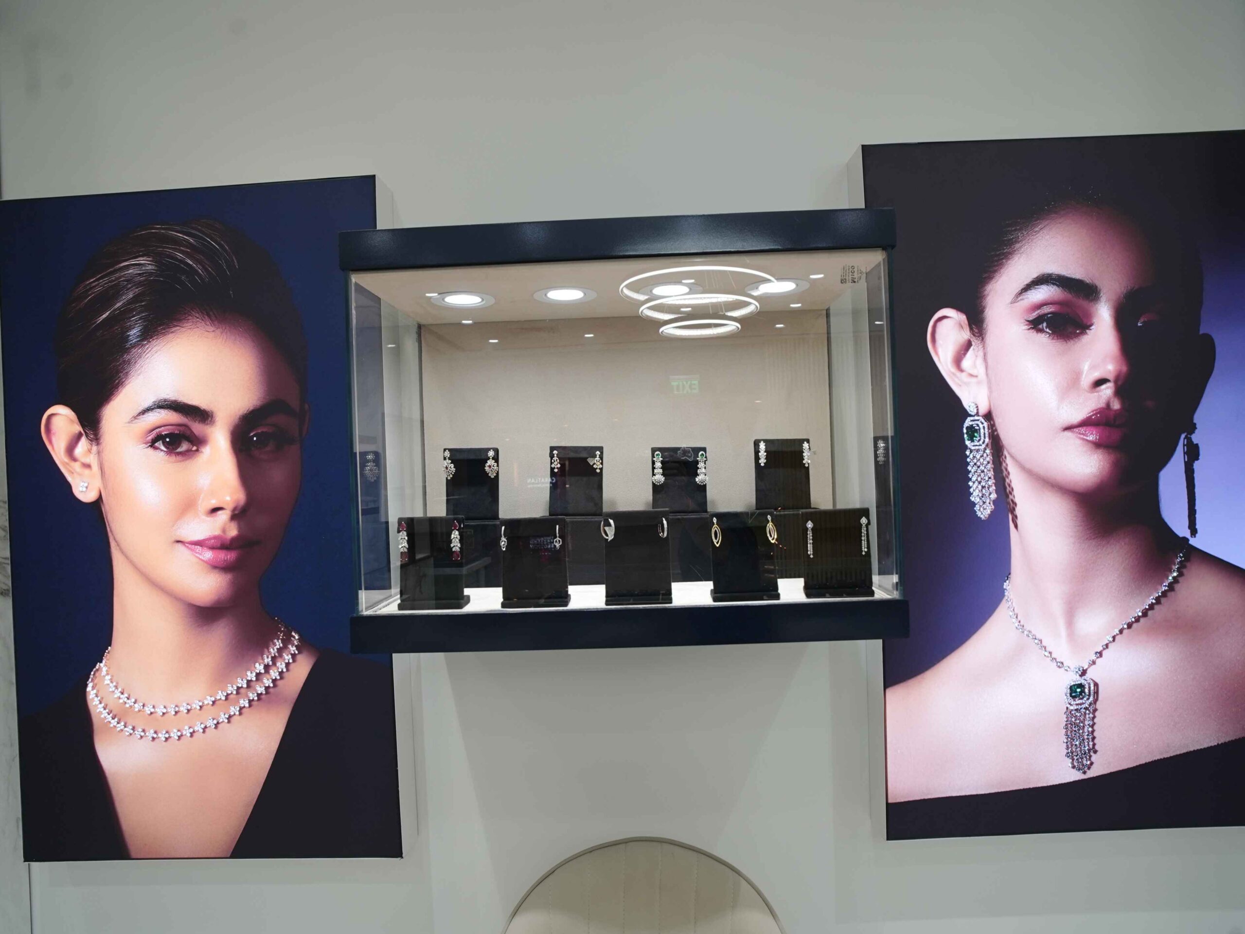 Jewelbox store image Ambience mall Gurugram 9