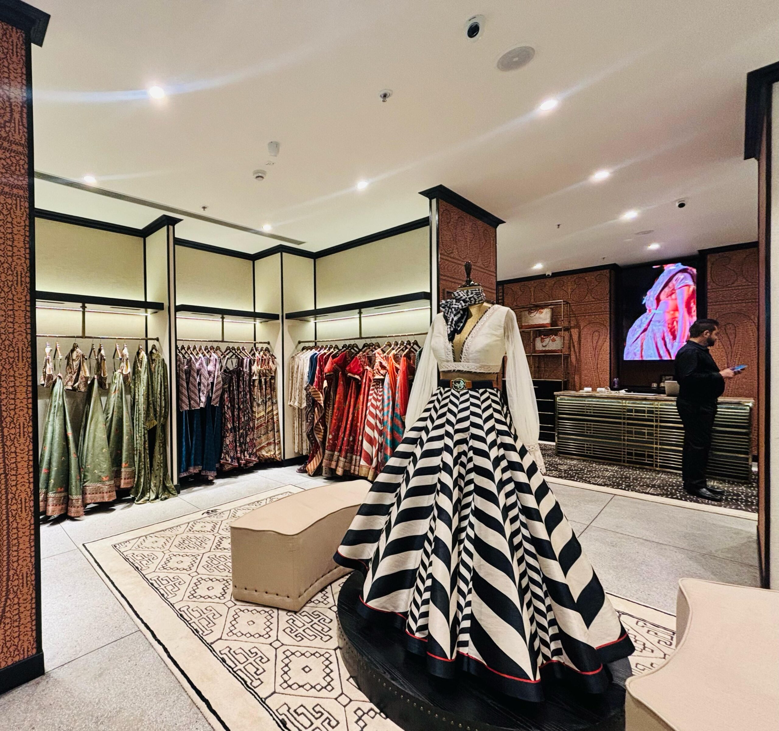 bade47f0-a52e-4693-a15d-1c363fb12bf9