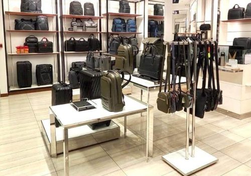 Tumi store image Ambience mall Gurugram 4