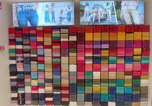 GO COLORS store image 4