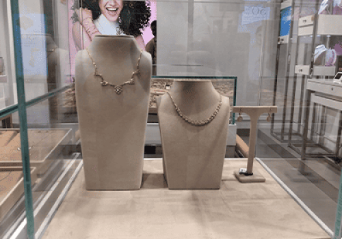 Mia by Tanishq store image Ambience mall Vasant Kunj 3