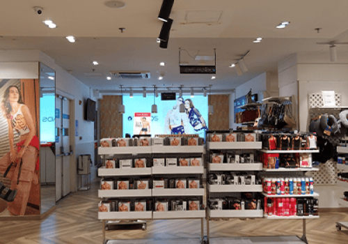 Reliance Trends store image Ambience mall Vasant Kunj 3