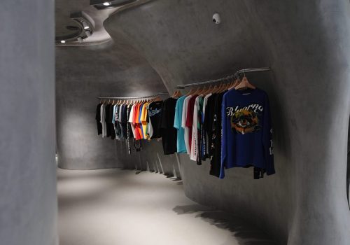 Bluorng store image Ambience mall Gurugram 1