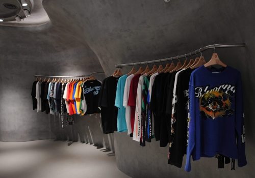Bluorng store image Ambience mall Gurugram 2