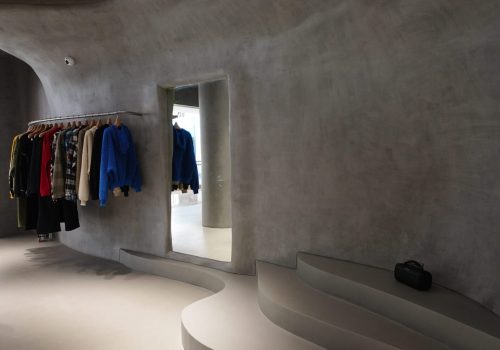 Bluorng store image Ambience mall Gurugram 6