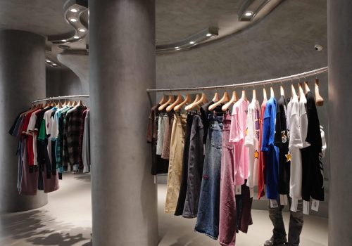 Bluorng store image Ambience mall Gurugram 11